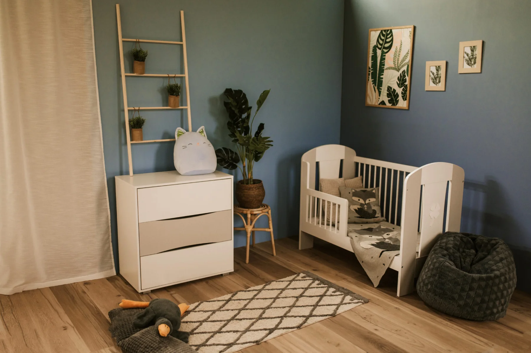 Shtrat 120x60 NATI gri-e bardhë